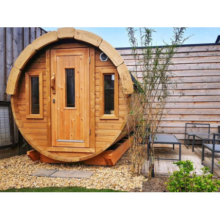 Sauna tonneau extérieur en Thermowood – chauffage rapide grâce à une volume de chauffe réduite